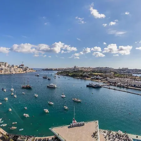 Luxury 3 Bedroom In - Walk To & Dining Appartement Sliema