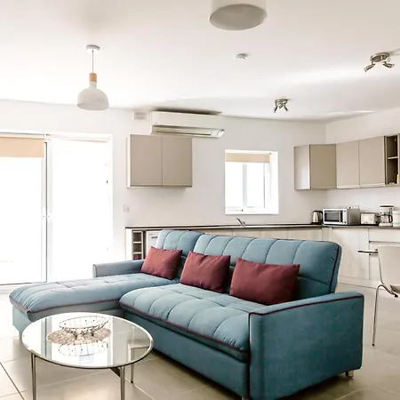 Luxury 3 Bedroom In - Walk To & Dining Apartment