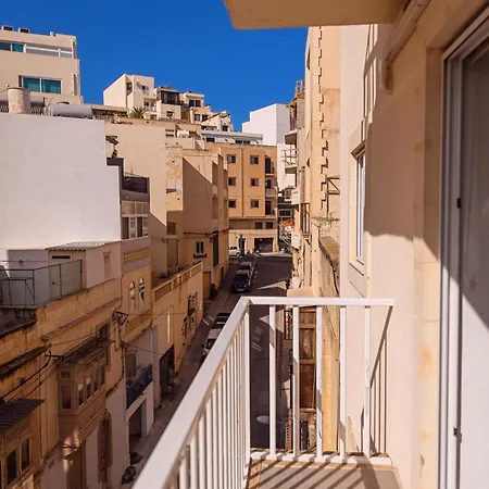 Luxury 3 Bedroom In - Walk To & Dining * Sliema
