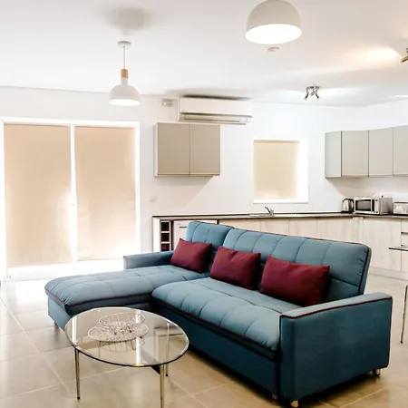 Luxury 3 Bedroom In - Walk To & Dining